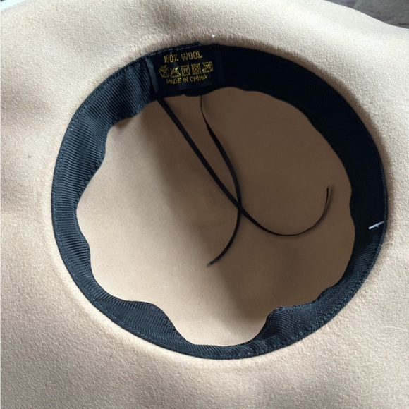 Beautiful hat NWT - Picture 3 of 5